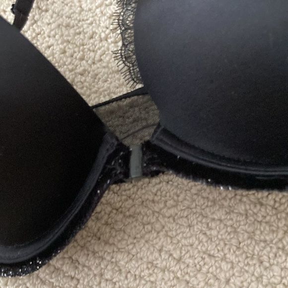 NEW Victoria’s Secret Bombshell Push-Up Bra Size 32C Embellished Back Velvet NWT - Picture 4 of 7